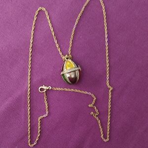 Gold and Brown Pendant Necklace